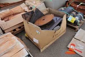 Mixed Items, Includes: Bell Equipment Motor, Model: Tssnd520t, Aero Hand Surface Alcohol Wipes, Assorted Metal Brackets And Rubber Base Plates (Used), On A Pallet (S44#4974647896/1, Dr# 1683)