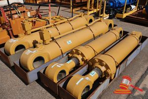 Caterpillar Hydraulic Cylinder, Cat P/N:Or8602, Approx 2.4m, Ems-994-Bm104hsx (Some Marks)