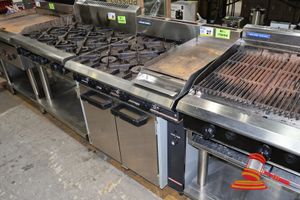 Blue Seal Commercial Natural Gas Range Cooker With Griddle, 4 Burner, Stainless Steel, With Oven Below. Untested, Approx; 900mm W X 730mm D X 850mm H