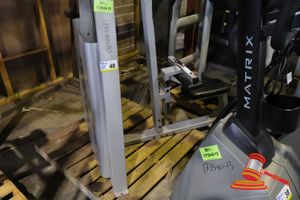 1 X Precor Lat Pulldown Machine, Model: Pulldown 304, Weight Stack 20-250 Lbs / 9.0-113.5 Kg (Some Marks / Rust On Weight Stack), Approx; 1.1m W X 1.2m D X 2.2m H, On A Pallet