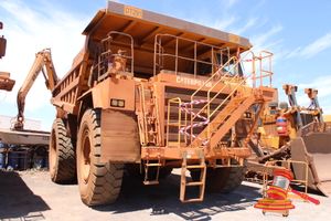 4 · 1996 CATERPILLAR 777C DUMP TRUCK 7787 HOURS SHOWING, HOUR METER CHANGED OUT, ACTUAL APPROX 60000, SERIAL#4XJ00899, AUTO, AIR CON NOTE NORMAL WEAR AND TEAR (DT 291)