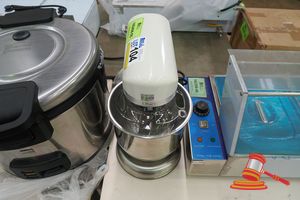 104 · CATERCOOK PLANETARY MIXER 7LT WITH WHISK- HOOOK - PADDLE. (UNUSED)