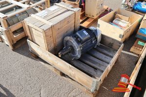 118 · 2 X MAX ALLOY ELECTRIC MOTOR, FLANGED, 2 POLE, B5, 415V, 18.5KW, MODEL: D160L-42, UNTESTED, IN A CRATE