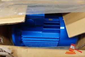 1 X B&L 3-Phase Induction Motor, Type: Ys90l-2, 2.2kw, 415v, 2800r/Min, Sn:073, Untested