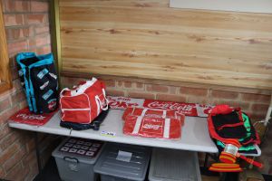 336 · BUNDLE WITH COCA-COLA BAGS, TOWELS