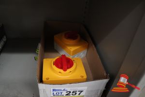 257 · 2x 4 POLE, 35amp SWITCHES, UNTESTED