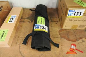 134 · 9PCE KNIFE WRAP W/KNIVES