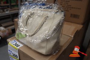 322 · BOX OF WINE COOLER BAGS