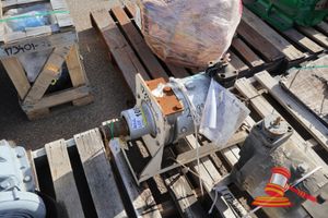 109 · 1 X LUCAS PM3000 HYDRAULIC PUMP (USED CONDITION)