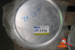 104 · 7 PIZZA TRAYS 13''