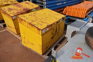 29 · STORE - SAFE SITE BOX SB1200 ON CASTORS APPROX DIMENSIONS 1210mm L x 720mm W x 950mm H