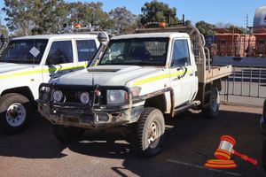 12 · 2019 Toyota Landcruiser Single Cab White, 4 x 4, Manual, 4.4 L Diesel Reg #: Unlicensed, ODO: 122,337 kms Showing on Clock Eng #: 1VD0510443, VIN: JTELV71J70B010250 Features: Air Conditioning, Bullbar, Power Steering, Towbar, Spotlights, Snorkel, Side Steps, Worklight Bar, Seat Covers. (Asset # LV557), (*Key # 98, WP#4833*) Condition: **Mechanical Condition Unknown, Rust Across Vehicle, Flat Right Rear Tyre, Holes In Driver's Seat, Stained Roof Liner.** Panel: POOR, Paint: FAIR, Glass: FAIR, Tyr