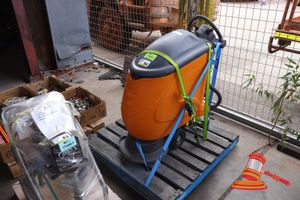 84 · 1 X TASKI SWINGO 755B FLOOR SCRUBBER, SOME MARKS, UNTESTED, APPROX; 940MM L X 460MM W X 780MM H, ON A PALLET