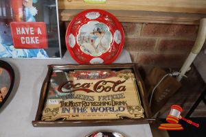 277 · BUNDLE INCLUDING: 1x VINTAGE COCA-COLA MIRRORED TRAY AND 1x COCA-COLA BOWL
