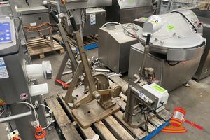 22 · 1 X JOHN HUINT LITTLE CHAMPION HD MANUAL PIE/TART PRESS. 10AMP (PLUG). APPROX 550 X H900MM, 2 X JOHN BOLT BOLTON MEDIUM CHAMPION HAND OPERATED PRESS. 1 X COUNTER BALANCE WEIGHT SNAPPED OFF. APPROX 500 X H1100MM. (ALL ITEMS UNTESTED)