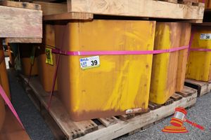 39 · MULTOTEC BEAM LINERS, 400X400X540, INCLUDES:APPROX 8 X LINER SQUARE BOTTOM DECK, YELLOW, DIMENSIONS: 1.2M X 1.2M X 700MM ON PALLET, WEIGHT: 300KG PER BUNDLE, MULTOTEC PART NO: 292656 (USED, SOME MARKS), (B9218372)