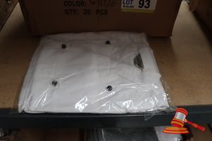 93 · 20x WHITE LONG SLEEVE CHEFS JACKETS, SIZE: S