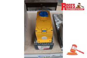 137 · CLIPSAL SWITCHED SOCKET OUTLET, UNTESTED