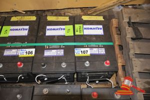 2x Komatsu Lead Acid Batteries, No:58d0601190, 1425 Cca, 440 Vc, Untested ( S44#Ritm0767058,Dr#1441 )