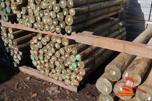 17 · 70 x 1.8M x 85-100 PINE POSTS