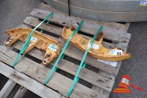 65 · 2 X KOMATSU TRACK FRAME GUARDS, KOMATSU P/N:17A-30-17267, SUIT KOMATSU D-155, APPROX; 620MM L X 280MM W, SOME MARKS/RUST ON A PALLET