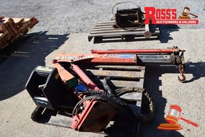 Maxilift 150 Two Stage Electric/Hydraulic Truck Crane *Model# S00,3 E *Capacity 1.3Tonne @ 1.16m to 250kg @ 5m *With 24Volt Hydraulic Power Pack & Control Panel *One Stabiliser