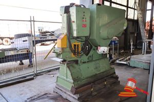 10 · GAIRU SUPREMA-16 HYDRAULIC PUNCHING MACHINE, (SOME MARKS, LOOSE ATTACHMENTS INCLUDED), UNTESTED, APPROX; 1.9M W X 1M D X 1.9M H, ON A PALLET