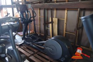 1 X Pulse Fitness Elliptical Cross Trainer, Model: 280gb, Untested, Some Marks, Approx; 570mm W X 2m L X 1.6m H, On A Pallet
