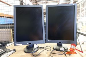 1 · 2 x EIZO RADIFORCE RX340 54CM (21.2 INCH) LCD COLOUR MEDICAL IMAGING MONITORS