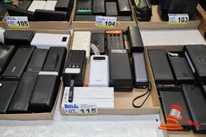 115 · 10 X PORTABLE POWER BANKS, VARIOUS BRANDS AND POWER . INCLUDING: CYGNETT, ROMOSS. UNTESTED (SOME MARKS)