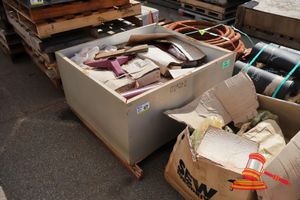 Steel Crate Of Heavy Duty ''V'' Rolling Stands (Cmr158840, Wheatstone)