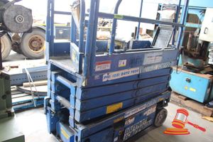 6 · UPRIGHT 65700-100 ELECTRIC SCISSOR LIFT (BLUE). SERIAL No 8197. MAX LOAD 500 POUNDS. MAX PLATFORM HEIGHT 19FT. HOURS N/A. UNTESTED. CONDITION UNKNOWN