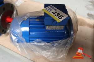 3-Phase Induction Motor, Type: Ys90l-2, 2.2kw, 50hz, 415v, Untested
