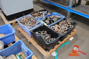 16 · 5 X TUBS OF ASSORTED PIPE FITTINGS INCLUDING ELBOWS, FLANGES, BUSHES, REDUCERS. VARIOUS SIZES (USED) ON PALLET