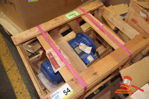 1 X Teco Max3 Electric Motor, 3 Phase, Hp:4, Frame: D100l, 5 X Filter Elements, 1 X Terasaki Tembreak Contactor, Model: S1250-Se, 3p 1250a Fc 50/60hz, On A Pallet (Boxed / Crated), (B3352874), (Po 81957719/10, Plant# 1002)