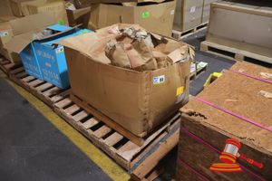 Hitachi Compressor Aircon Mfr P/N:4388086, Cat Kit Cooling Hose 793f Brake Cat P/N:0k13714h (Damaged Packaging) On A Pallet (B3544353)