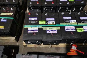 17 · 2 X KOMATSU BATTERY, 12V, 58D0601190, RC 440, CCA(A): 1425, REF.CA @0C; 1755, (UNTESTED), APPROX; 480MM D X 260MM W X 230MM H