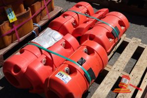 162 · 5 X ORANGE MULTI FLOAT FLOATS, APPROX; 550MM L X 220MM D, SOME MARKS, ON A PALLET (SAT-18902)