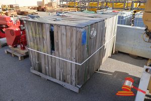 136 · 1 X INDUSTRIAL ELECTRIC MOTOR, GREEN, 185CM X 130CM X 125CM, 2400KG (CRATED)