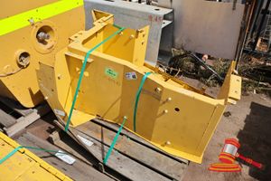 1 X Komatsu Lower Fender, Komatsu P/N:56d-54-12513, Suit Komatsu Hm300-1, Approx; 1.3m L X 720mm W X 470mm H, Some Marks/Rust, On A Pallet
