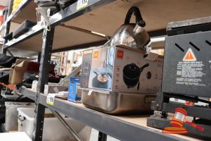 BUNDLE OF ASSORTED PORTABLE COOKWARE