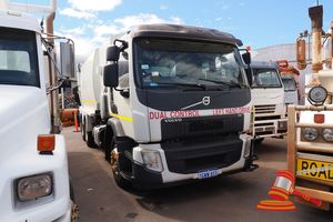15 · 2015 VOLVO FE300 BIN LIFT TRUCK WHITE, 6x4 , AUTO, P/S, A/C, DIESEL, ALLISON TRANSMISSION - DUAL DRIVE CONTROL , SIDE BIN LIFT ATTACHMENT, REGO- 1GWW833 (EXPIRY-31/01/2027) ODO-87,107 KMS SHOWING ON CLOCK, , VIN-YV2VH70D9FZ101607 (ASSET-TK1079) KEY# 153 (WP#3861)