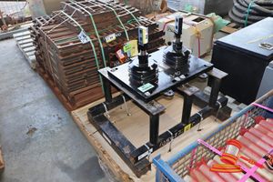 92 · 1 X AFKOS JACKING UNIT, MODEL/PART#: 10548725 SERIAL#: RA07855, JOB#: MANUFACTURED DATE: APR 2023, APPROX 90 X 90 X 90CM (SOME MARKS), ON A PALLET