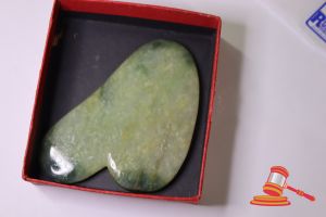 109 · JADITE GUA SHA
