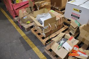 4 X Hitachi Construction Machinery Bushing, Genuine Parts, P/N:3082142, Poss Unused, Boxed, On A Pallet (S44#497464776, Dr#1582)