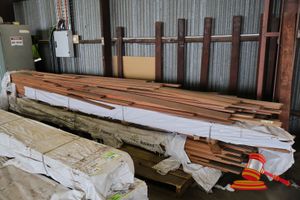 78 · KARRI FEATURE, FLOORING END MATCHED, 80 x 19, RANDOM LENGTHS, 588lm, 47.04m2, PACK DIMS L5400 x W500 x H500mm