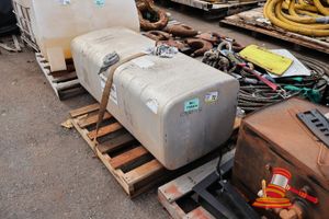 72 · 1 X DIESEL FUEL TANK, 600L, DIESEL FUEL ONLY LABEL (SOME MARKS), APPROX; 1.5M W X 580MM D X 640MM H, ON A PALLET