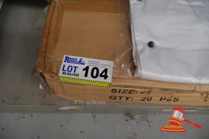 104 · APPROX 20x WHITE CHEFS JACKETS, SIZE: XS