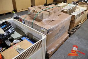 91 · ASSORTED HYDRAULIC FILTERS AND AIR FILTER ELEMENTS, INCLUDES: SKIPTRUC AF409KM HYDRAULIC FILTER, RADIAL SEAL AIR FILTER ELEMENT P/N:FX030100, ON A PALLET (SUIT VARIOUS HEAVY EQUIPMENT), (POSS UNUSED, BOXED)