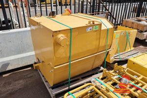 1 X Caterpillar Fuel Tank, Suit 173de/779de Fuel Tank, Oem Code: 141-8550, Approx; 1.1m W X 1.3m D X 1m H, Some Marks/Rust, On A Pallet